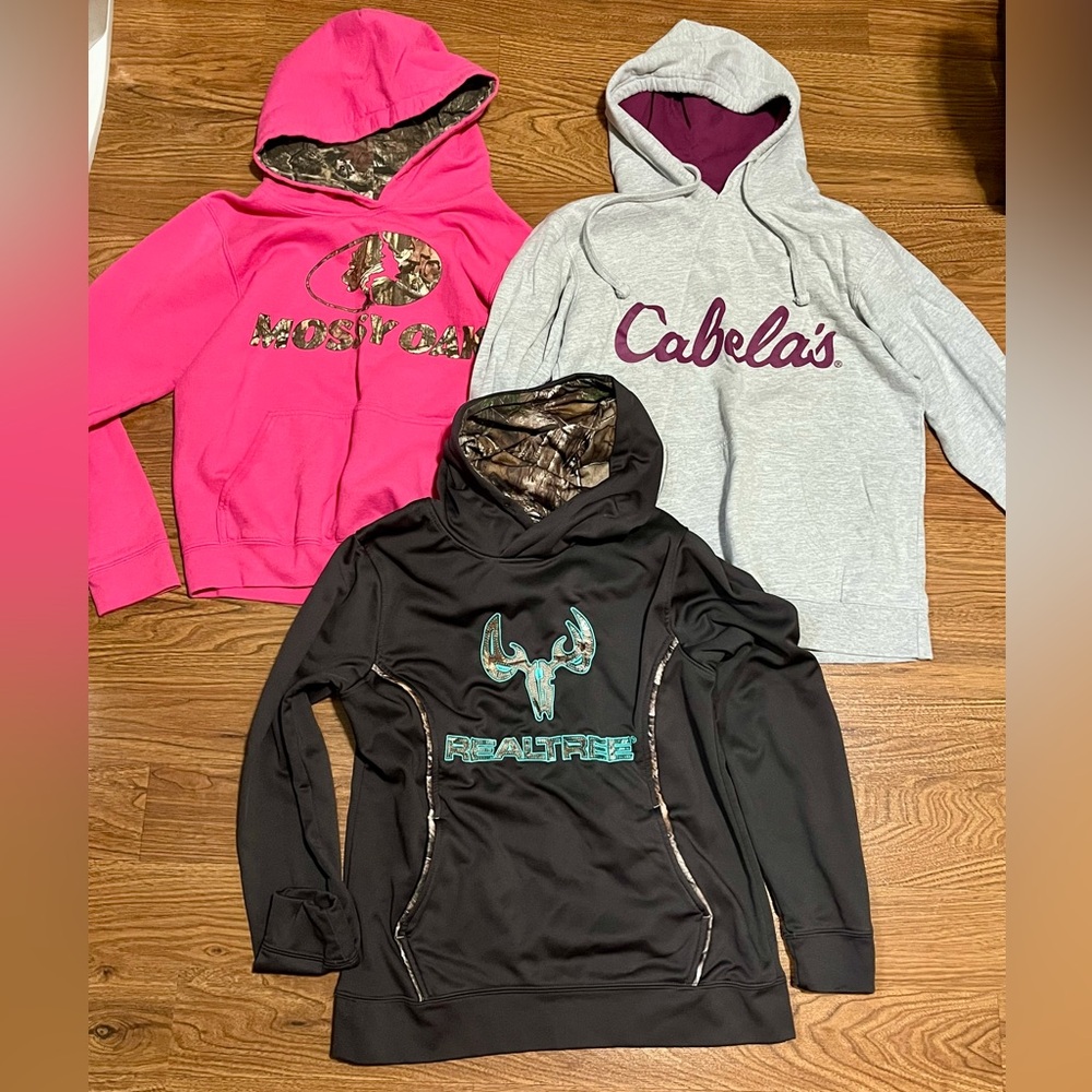Lot of 3 hoodies-Cabelas, Realtree, Mossy Oak